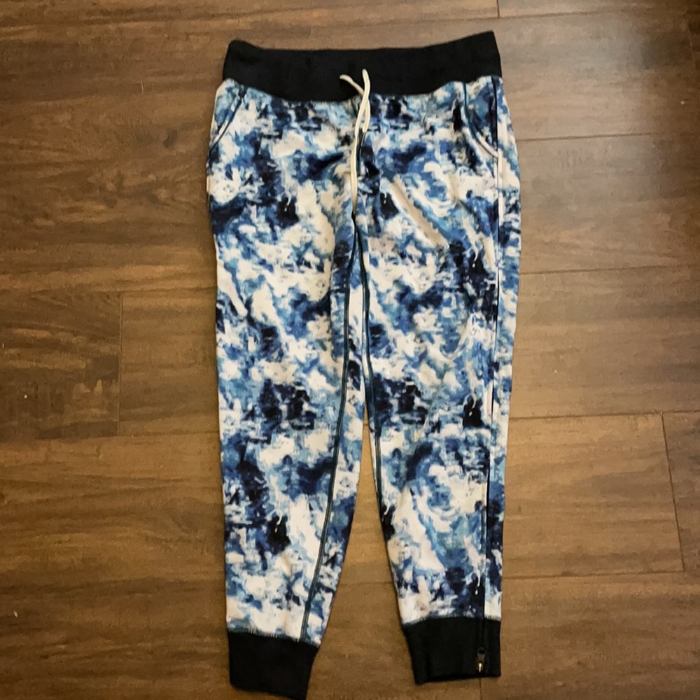 Lululemon No Sweat Pant in Silver & Navy Blue - Picture 8 of 14
